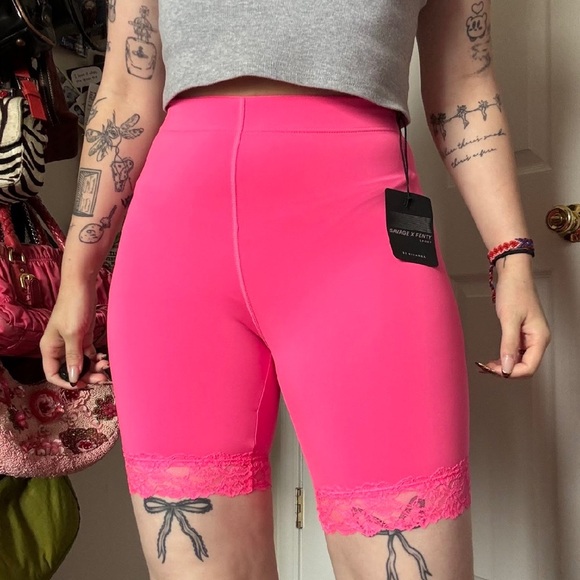 FENTY NWT NEON PINK WORKOUT SHORTS XS - Picture 2 of 4